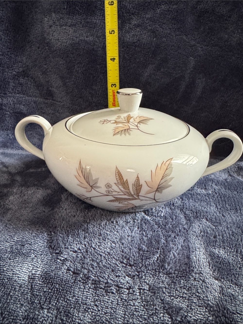 Porcelain Covered Sugar Bowl with Gold Leaf Pattern - White